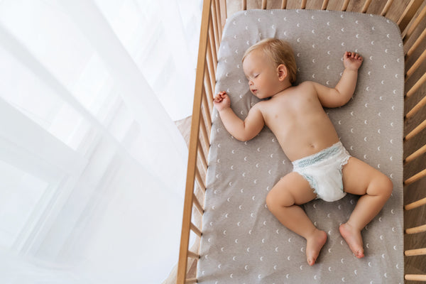 For the Mini-Jetsetters in Your Family: Our 8 Top Travel Cribs